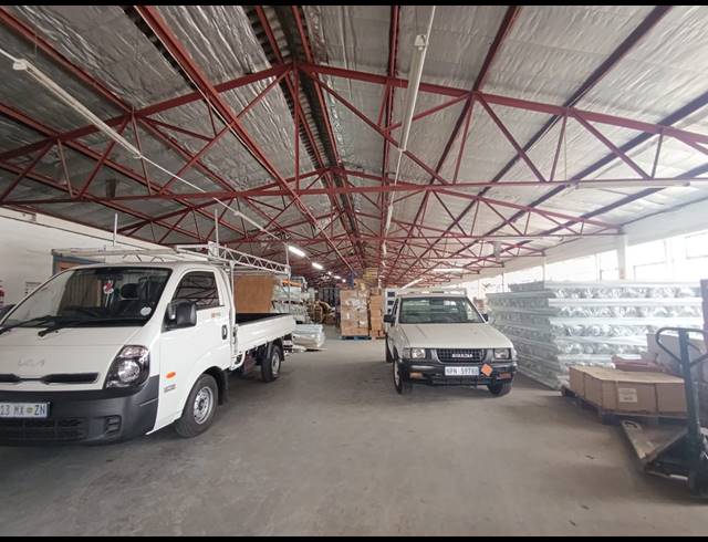 1,061M² WAREHOUSE TO LET IN PINETOWN CENTRAL